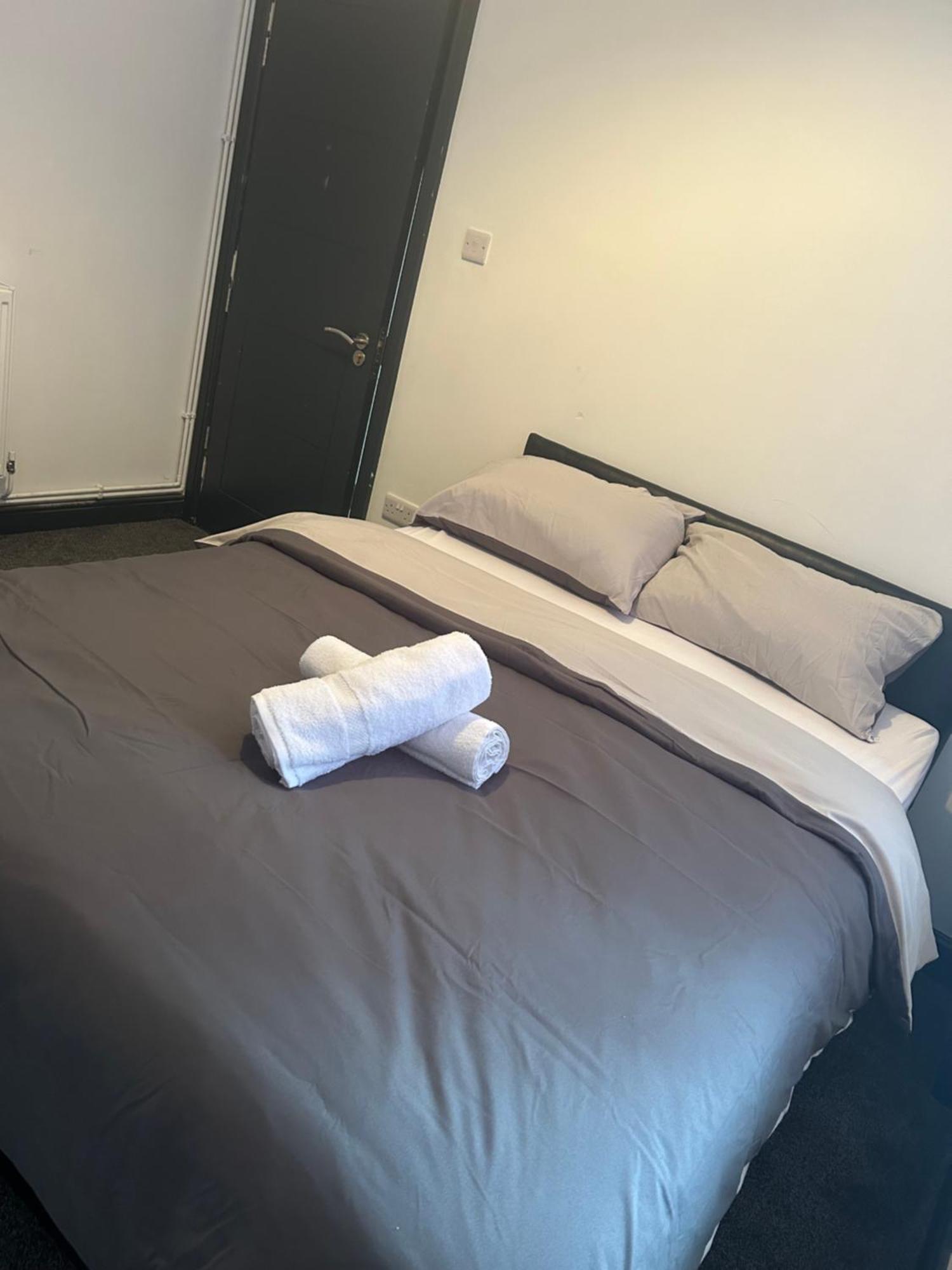 Tammys Lodge Stoke-on-Trent Экстерьер фото